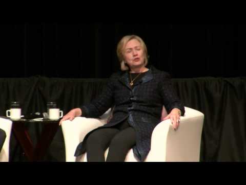 Youtube: Hillary Clinton impersonates Vladimir Putin