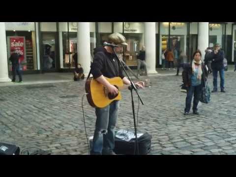 Youtube: Amazing Singer At Covent Garden / LONDON - Rob Falsini : "Chasing Cars" (Snow Patrol)