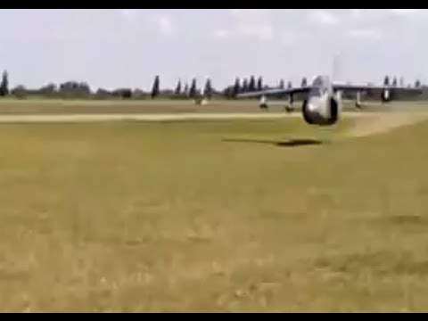 Youtube: Vuelo Rasante del IA 63 Pampa