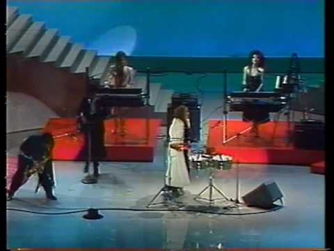 Youtube: Sheila E - The Glamorous Life (Live 1985)