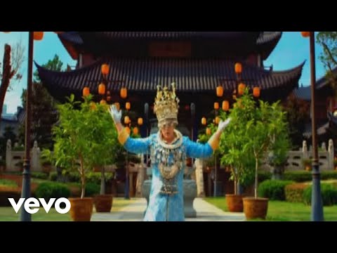 Youtube: Empire Of The Sun - Walking On A Dream (Official Music Video)