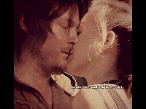 Youtube: Ultimate THE WALKING DEAD Question DARYL 'n CAROL or DARYL 'n BETH