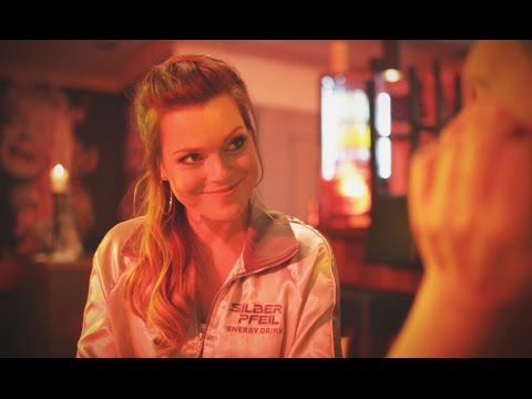 Youtube: Saskia Leppin feat. Gunter Gabriel - Wenn du denkst du denkst ( Das offizielle Musikvideo )