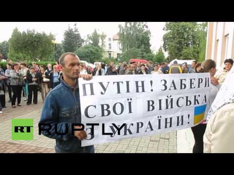 Youtube: Ukraine: Raging mothers demand better conditions for soldiers
