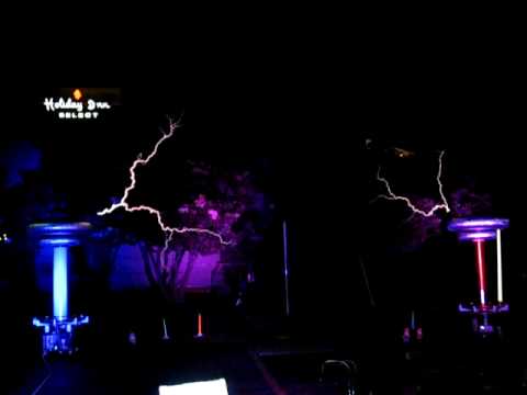Youtube: Masters of Lightning Play Ghostbusters With Musical Tesla Coils @ Duckon 2009