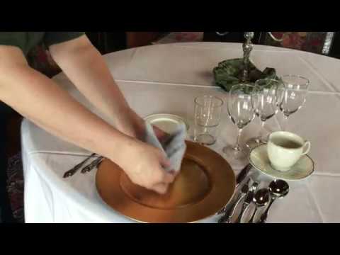 Youtube: Titanic Napkin Fold