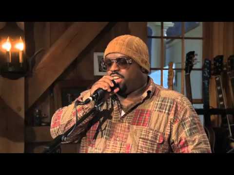 Youtube: Daryll Hall &  Cee Lo Green   I Can't Go For That no Can Do