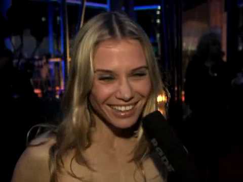 Youtube: Nadeshda Brennicke - Goldene Kamera 2008