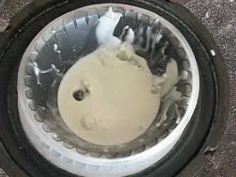 Youtube: (Cymatics) Sound Part 5 - Cornstarch