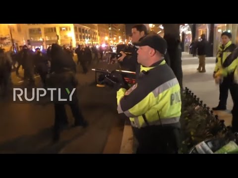Youtube: USA: Police unleash tear gas on anti-Trump protesters on inauguration eve