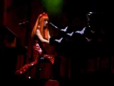 Youtube: Tori Amos - Sugar - Pittsburgh REMIX