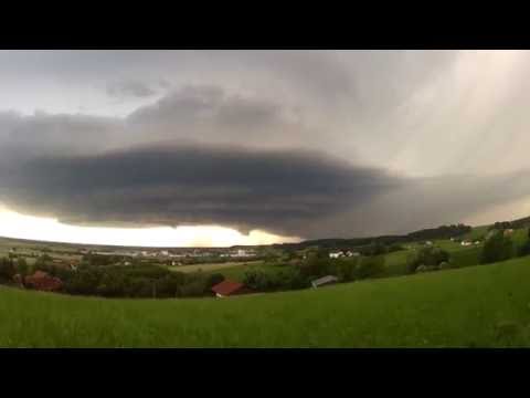 Youtube: 16.06.2016 - Superzelle mit Hagel zwischen Deggendorf und Straubing