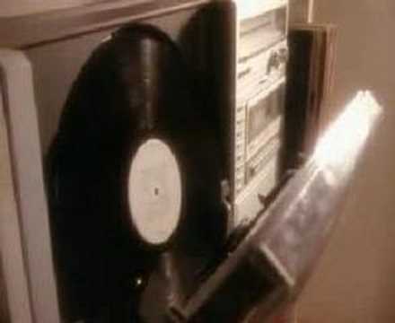 Youtube: Ultravox - Dancing With Tears In My Eyes (1984)