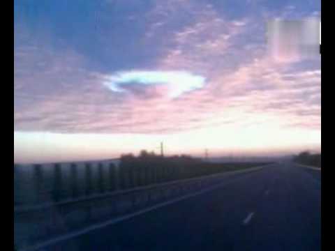Youtube: UFO cloud formation over  Romania October, ( 2009) Independence Day Style