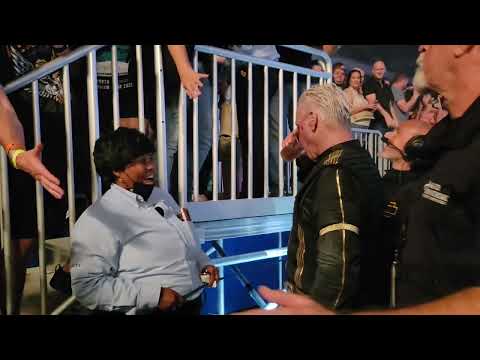 Youtube: Till Lindemann has a beer with a fan in San Antonio, TX.