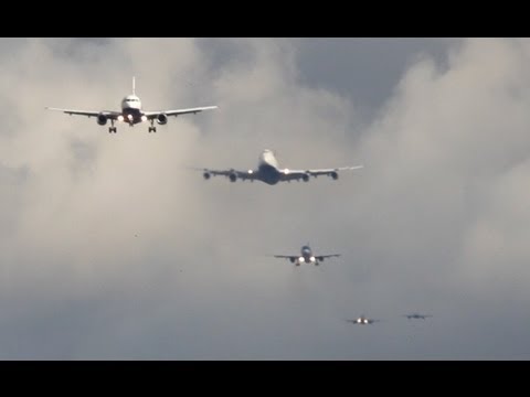 Youtube: 60 Airplanes in 2 Minutes - London Heathrow Traffic Madness