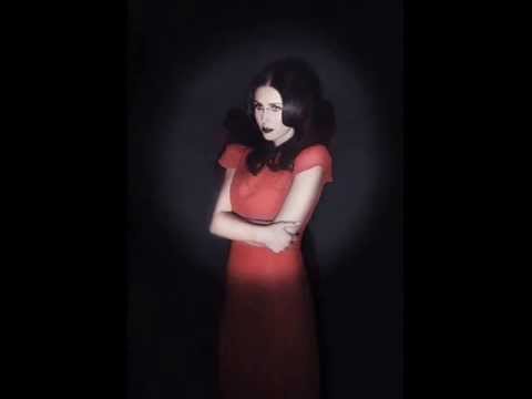 Youtube: Chelsea Wolfe - The Warden