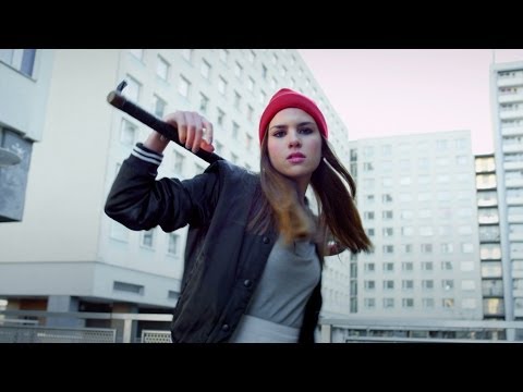 Youtube: Marteria - Kids (2 Finger an den Kopf) [Offizielles Video]