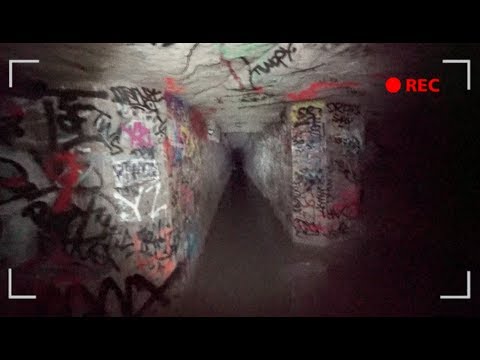 Youtube: LOST AND ALONE IN THE PARIS CATACOMBS