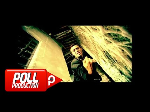 Youtube: Mustafa Sandal - Aşka Yürek Gerek ( Official Video )