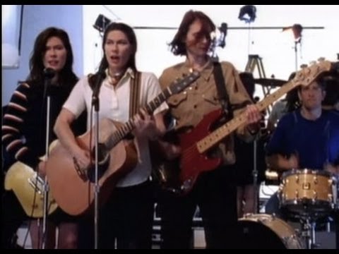 Youtube: The Breeders - Cannonball