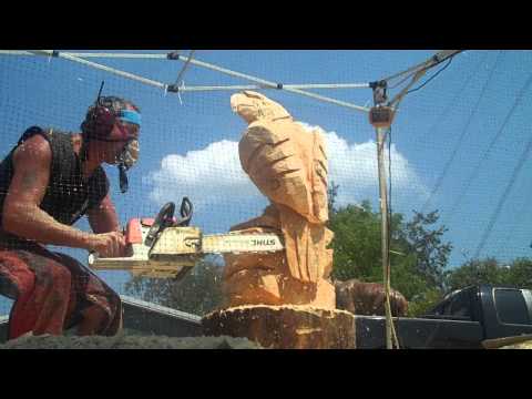 Youtube: Eagle Chainsaw Carving