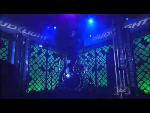 Youtube: Crystal Castles - Baptism & Intimate Live at Jimmy Kimmel