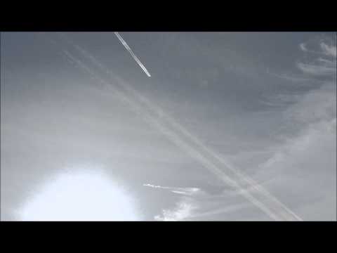 Youtube: KOREAN AIR Airbus A380 contrail