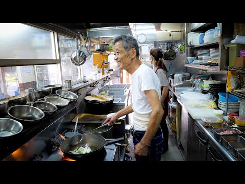 Youtube: 常連が殺到する大衆町中華職人の耳でも旨いリズミカルな鍋さばき丨Egg Fried Rice - Wok Skills in Japan