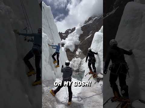 Youtube: Climbers face sudden avalanche! 😳🫣  -  🎥 BVIRAL / redddlong