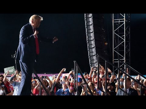 Youtube: Trump Says He Wants to Kiss Florida Crowd, Feels `So Powerful'