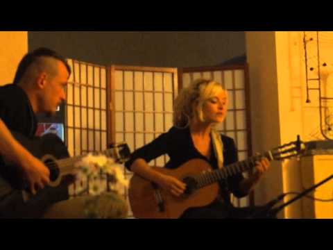 Youtube: Chansonedde (Sarah Lesch)  - Der Wolf| am 1.6.2014 in Berlin