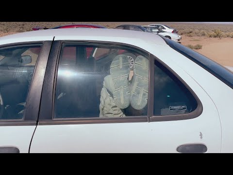 Youtube: Wie man im Falle einer Entführung eine Autoscheibe eintritt | Ehemaliger CIA-Offizier Jason Hanson