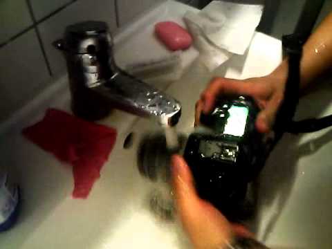 Youtube: Pentax K7 shower