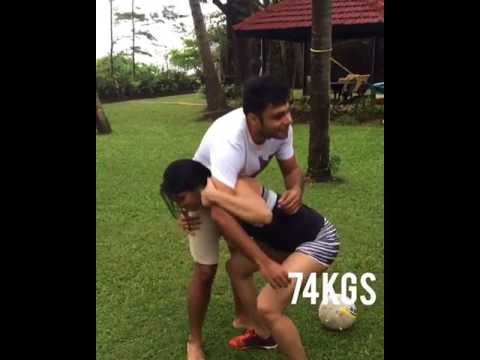 Youtube: Young Indian Crossfit Girl Publicly Fireman Lift Carry 5 People - 85 Kg guy, 60kg girl