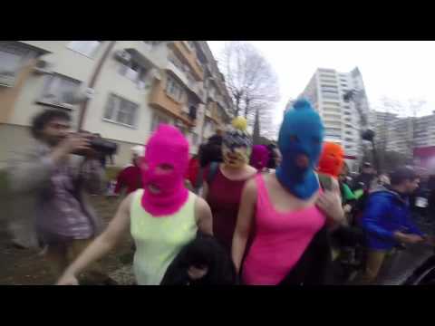 Youtube: Pussy Riot - Putin will teach you how to love / Путин научит тебя любить Родину (Official Video)