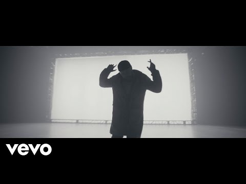 Youtube: Tom Walker - Leave a Light On (2018 Official Video)