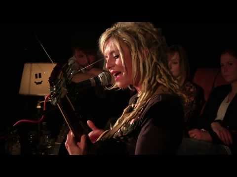 Youtube: Perlen Unplugged Sarah Lesch - Wir halten uns