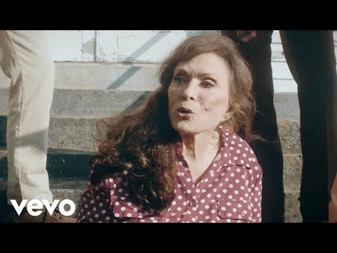 Youtube: Loretta Lynn - Ain't No Time To Go (Official Music Video)