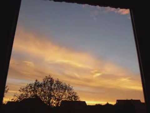 Youtube: Trippy Sky - Chemische Wolken, morgens, mittags, abends - Zeitraffer / NW-Germany
