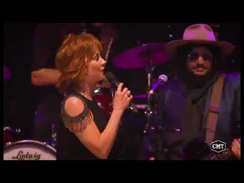 Youtube: Reba McEntire - Me and Bobby McGee