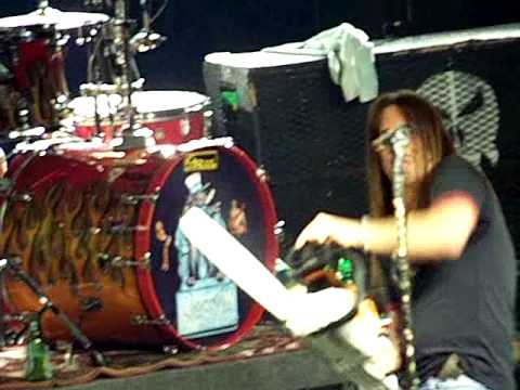 Youtube: Jackyl 2-20-09  "Lumberjack song"