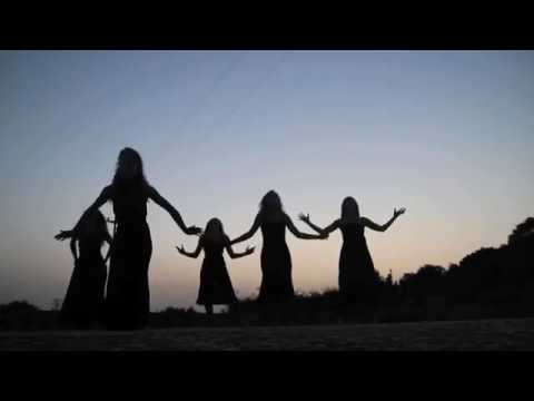 Youtube: Taranta -  Nanna Nanna - Ludovico Einaudi