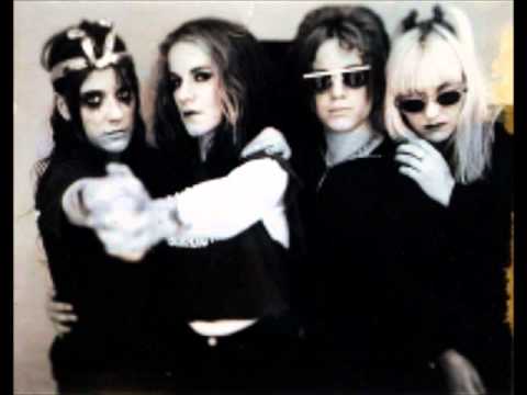 Youtube: L7 - Pretend We're Dead