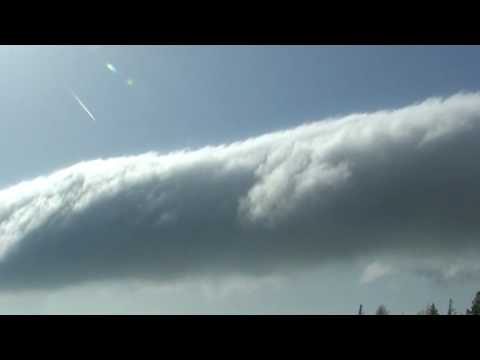 Youtube: Roll Cloud at South Oliphant, Ontario - 5/27/2007