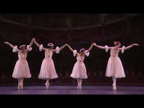 Youtube: Le Grand Pas de Quatre 1/2 - Les Ballets Trockadero