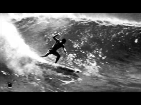 Youtube: The Mayhems - Surfin' Moon (Original 1960s Trve Kvlt surf music)