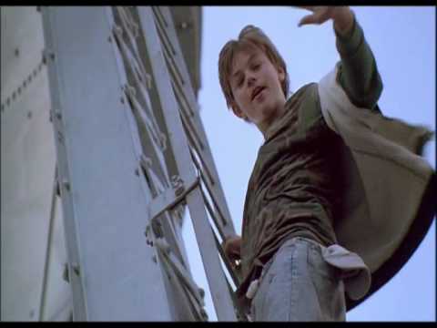 Youtube: What`s Eating Gilbert Grape - Arnie Grape