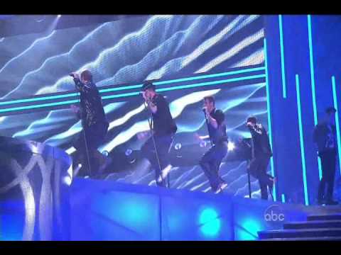 Youtube: BackStreet Boys & New Kids On The Block = NKOTBSB (Performance In American Music Awards 2010)