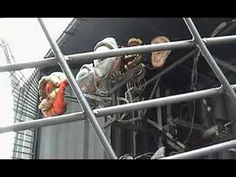 Youtube: Dead Chickens II (Lille 2004)